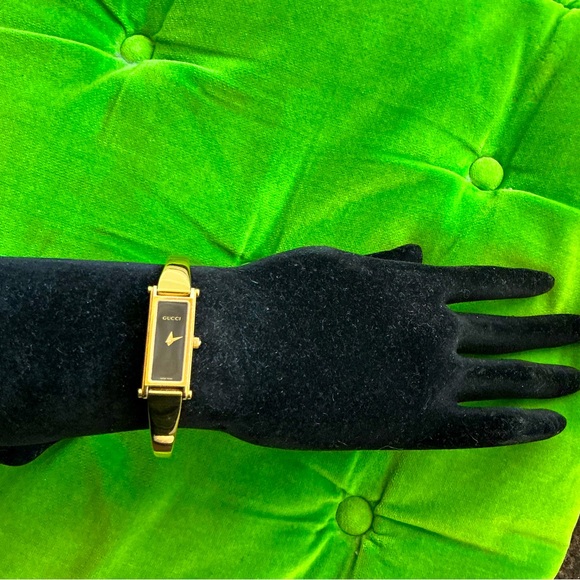 Modern GUCCI bangle watch🔥🔥🔥 - Picture 9 of 16